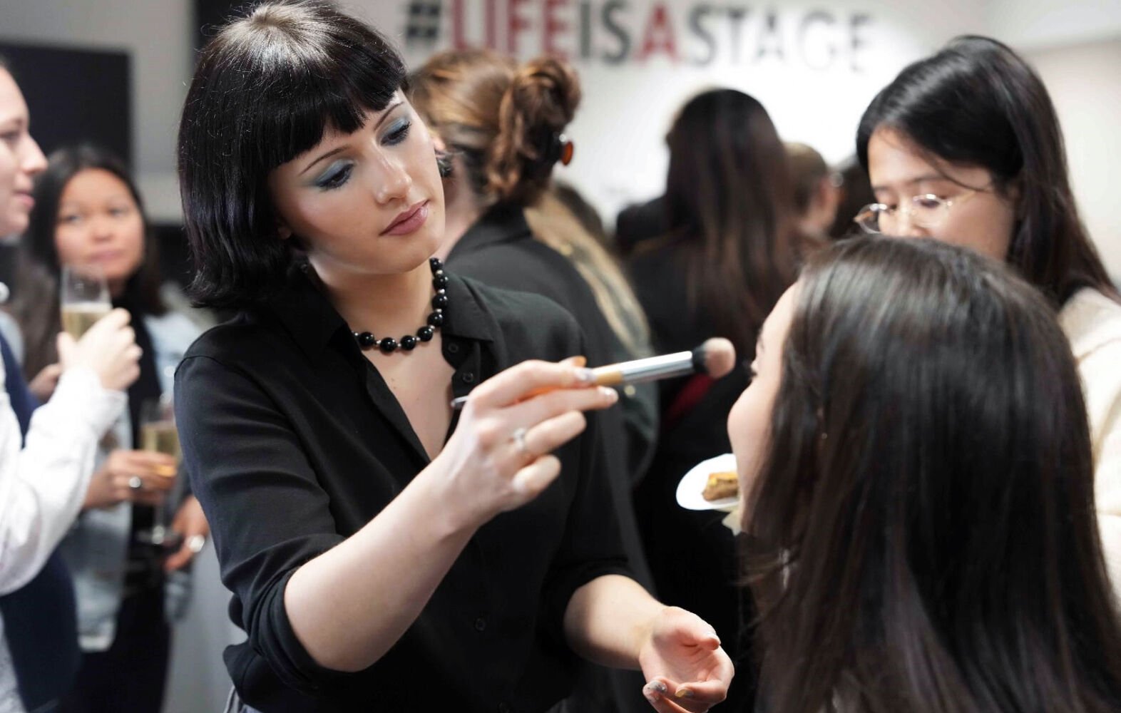 MAKEUP FOR EVER Academy