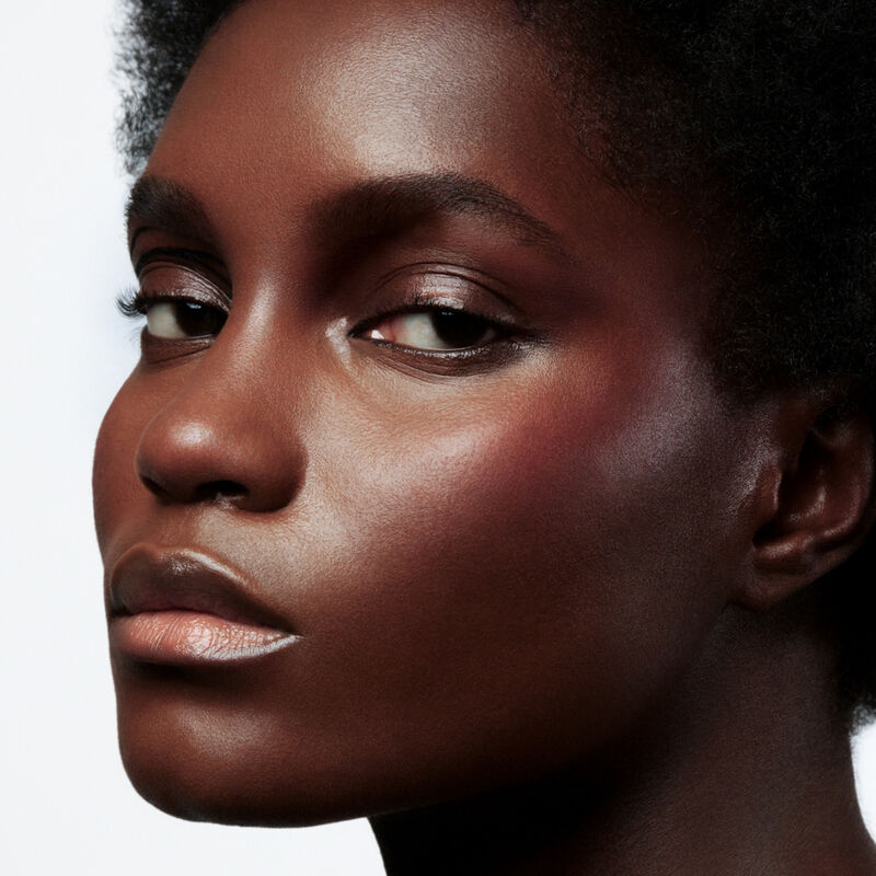 Formation Maquillage Peaux Fonc&eacute;es